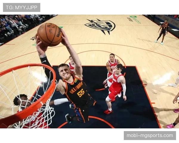 亚历山大40分创纪录引领雷霆11连胜 西部榜首位置愈发稳固